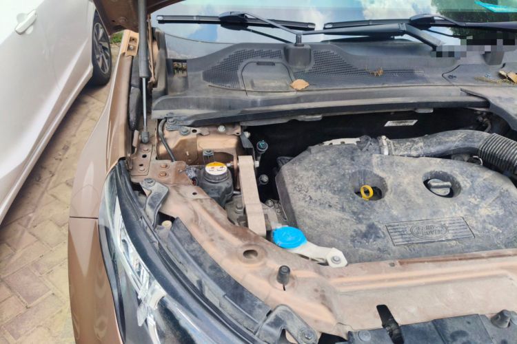 Used Land Rover Discovery Sport 2016 2.0T S Engine Bay Right