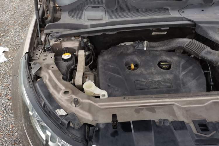 Used Land Rover Discovery Sport 2016 2.0T HSE Engine Bay Right