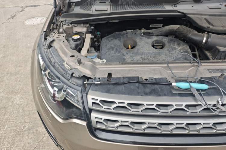 Used Land Rover Discovery Sport 2016 2.0T SE Engine Bay Right