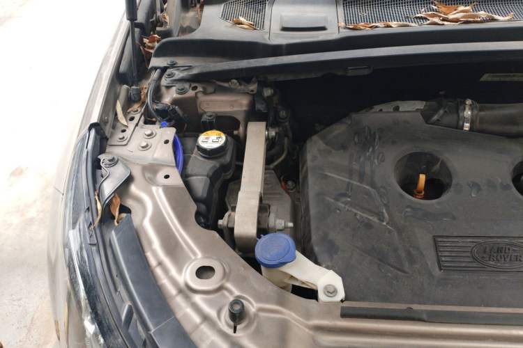 Used Land Rover Discovery Sport 2016 2.0T HSE LUXURY Engine Bay Right