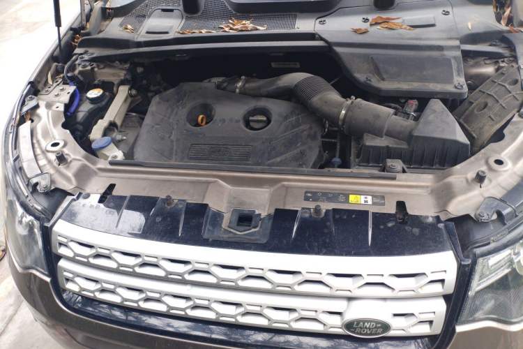 Used Land Rover Discovery Sport 2016 2.0T HSE LUXURY Engine Bay