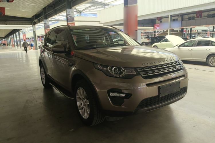 Used Land Rover Discovery Sport 2016 2.0T SE Front Right 45 Deg