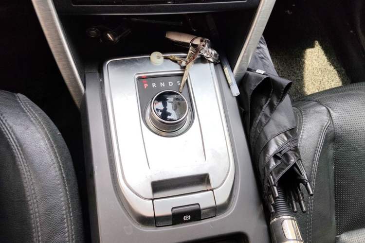 Used Land Rover Discovery Sport 2016 2.0T HSE Gear Lever