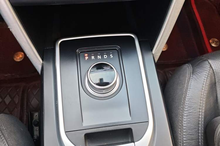 Used Land Rover Discovery Sport 2016 2.0T SE Gear Lever