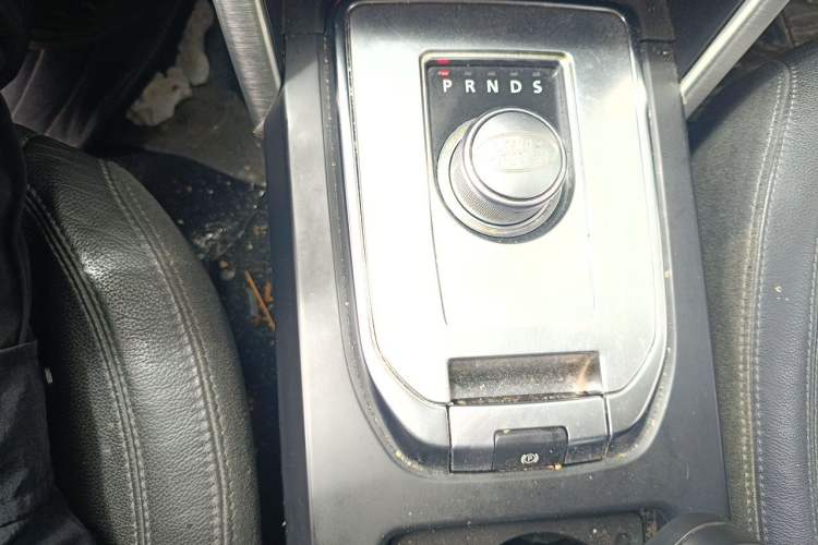 Used Land Rover Discovery Sport 2016 2.0T SE Gear Lever