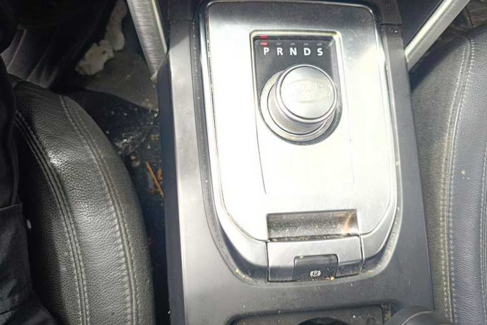 Used Land Rover Discovery Sport 2016 2.0T SE Gear Lever