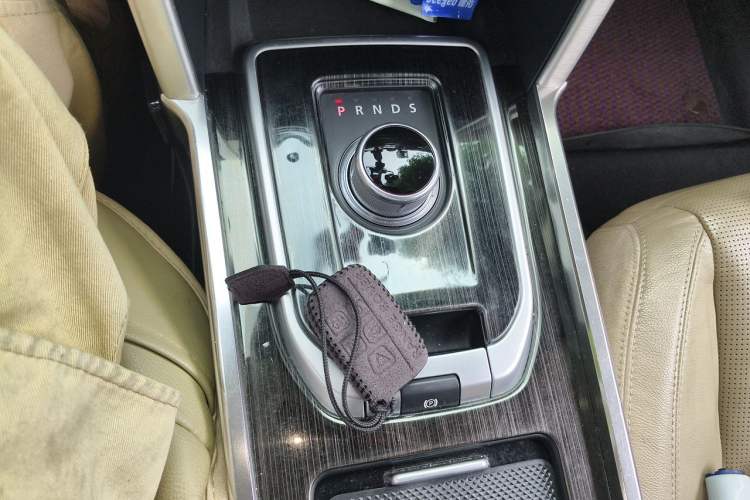 Used Land Rover Discovery Sport 2016 2.0T HSE Gear Lever
