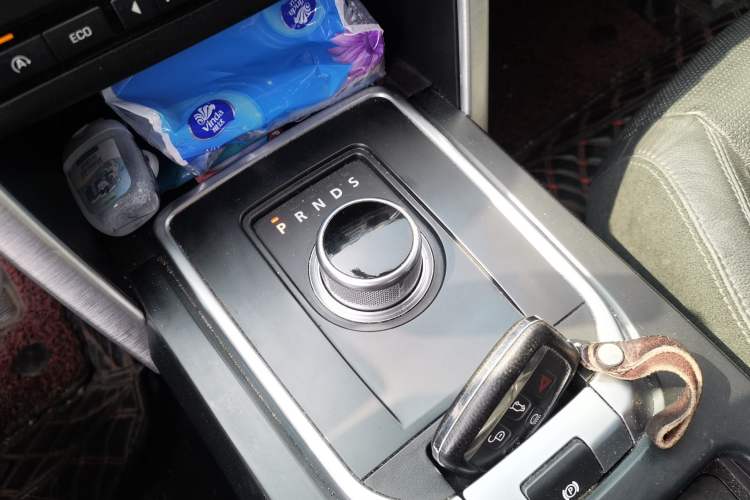Used Land Rover Discovery Sport 2016 2.0T HSE Gear Lever