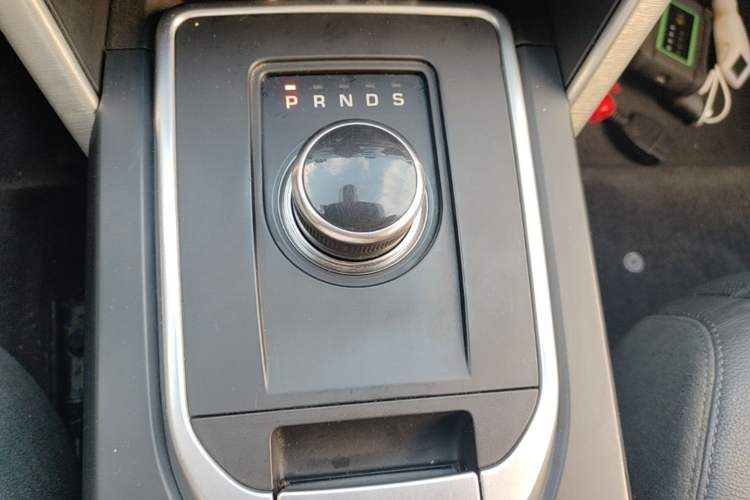 Used Land Rover Discovery Sport 2016 2.0T SE Gear Lever