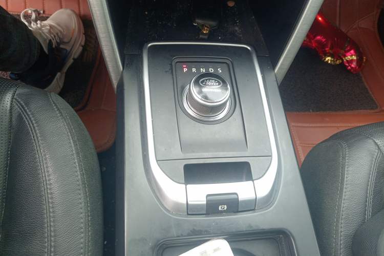 Used Land Rover Discovery Sport 2016 2.0T HSE Gear Lever