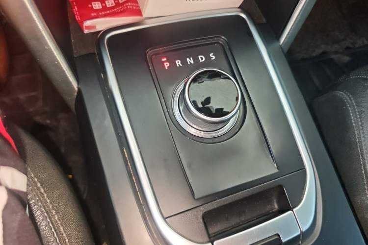Used Land Rover Discovery Sport 2016 2.0T SE Gear Lever