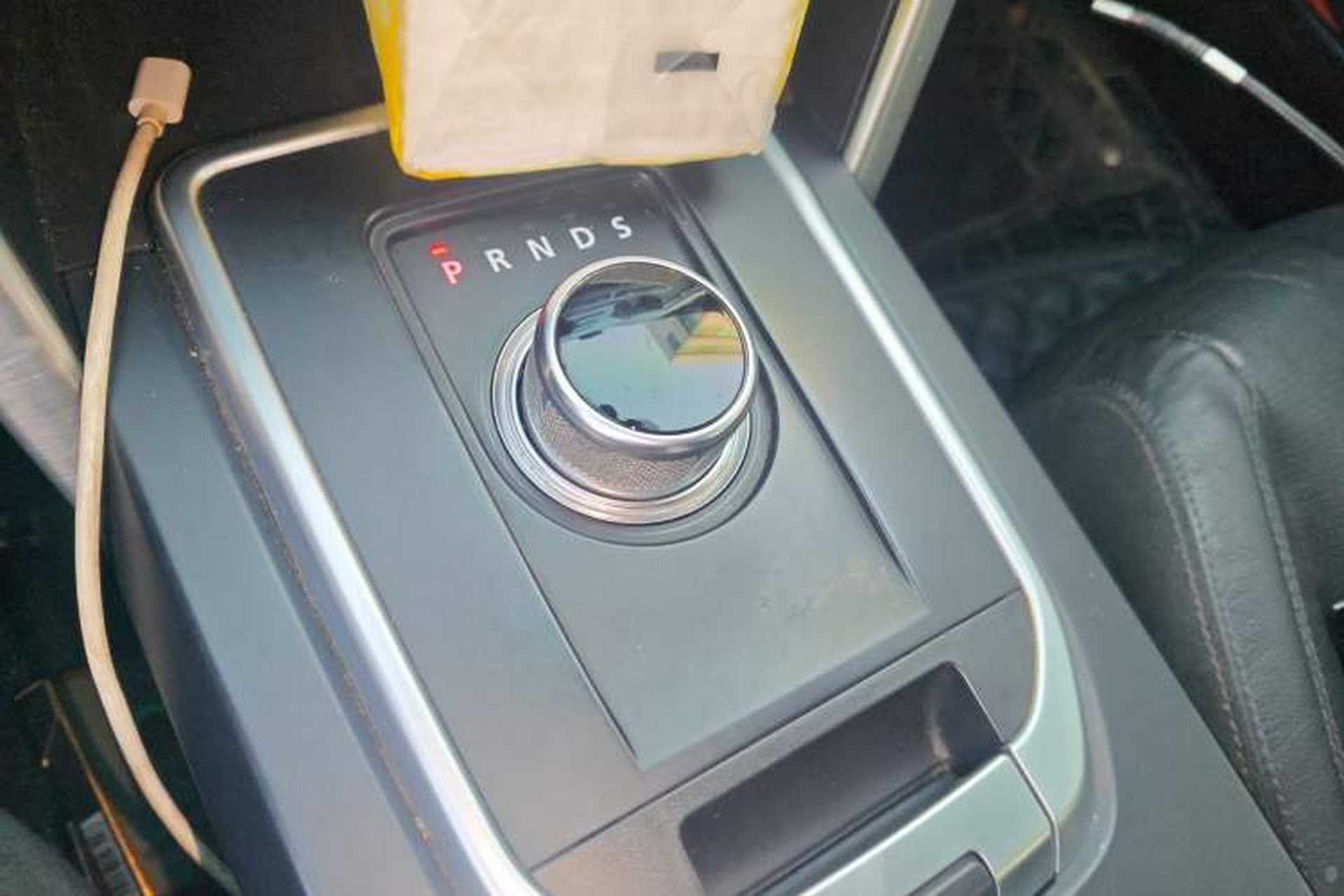 Used Land Rover Discovery Sport 2016 2.0T SE Gear Lever