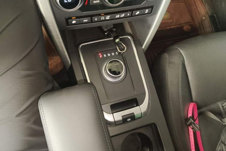 Used Land Rover Discovery Sport 2016 2.0T SE Gear Lever