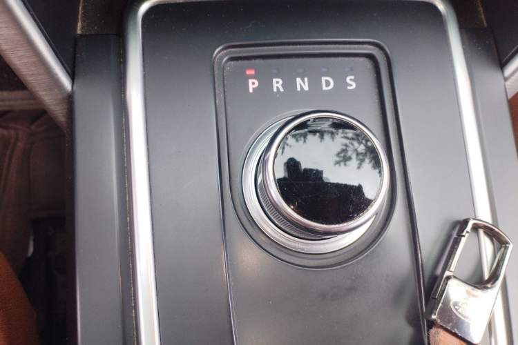 Used Land Rover Discovery Sport 2016 2.0T HSE LUXURY Gear Lever