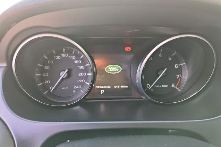 Used Land Rover Discovery Sport 2016 2.0T SE Instrument Cluster