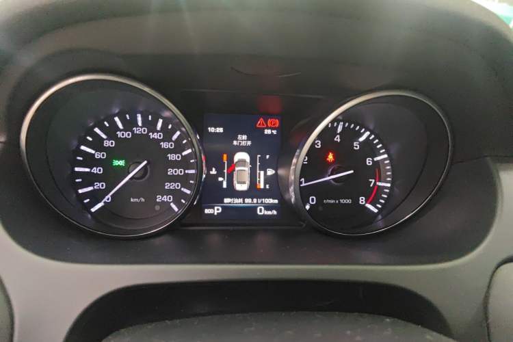 Used Land Rover Discovery Sport 2016 2.0T SE Instrument Cluster