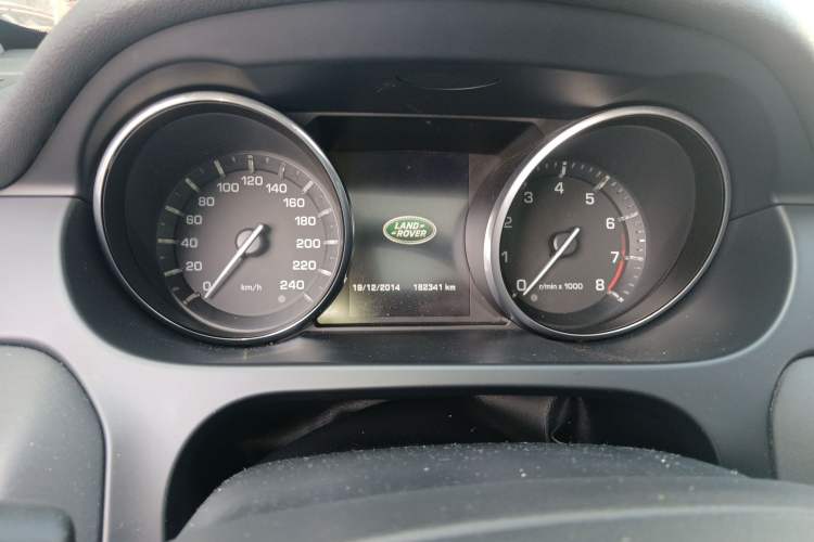 Used Land Rover Discovery Sport 2016 2.0T SE Instrument Cluster
