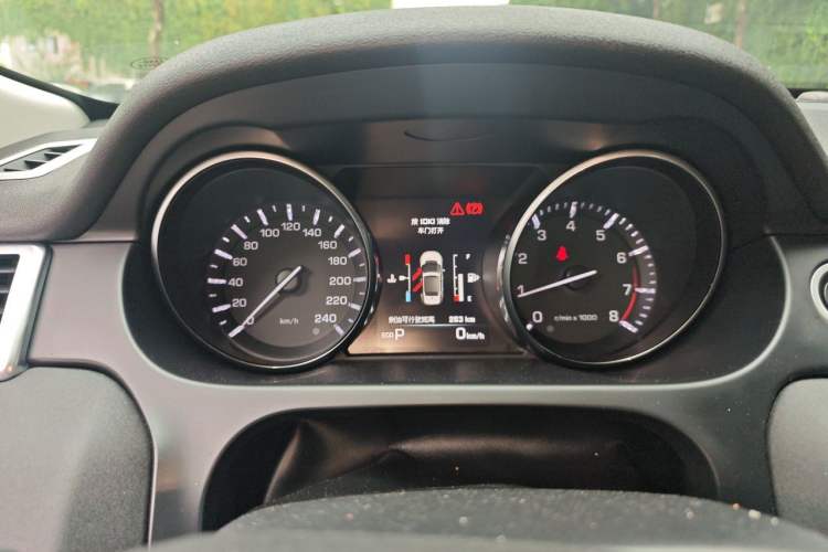 Used Land Rover Discovery Sport 2016 2.0T SE Instrument Cluster