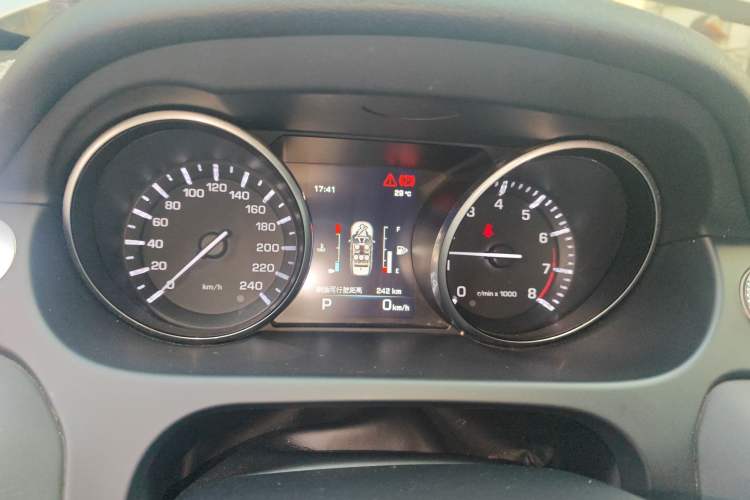 Used Land Rover Discovery Sport 2016 2.0T SE Instrument Cluster