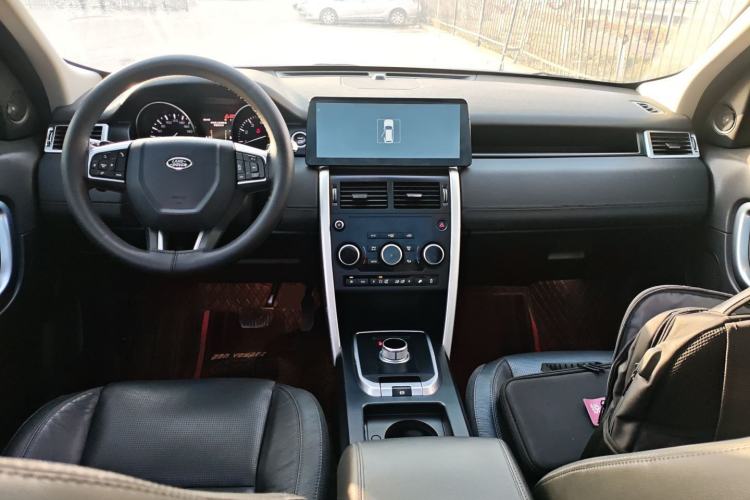 Used Land Rover Discovery Sport 2016 2.0T SE Interior 2