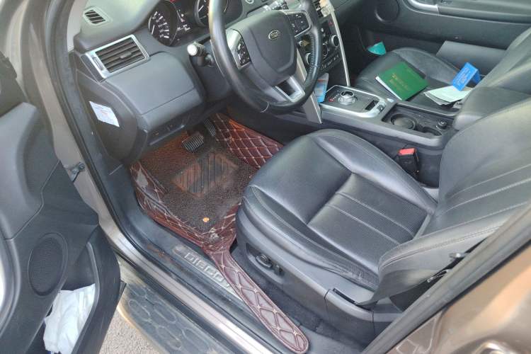 Used Land Rover Discovery Sport 2016 2.0T SE Interior 3