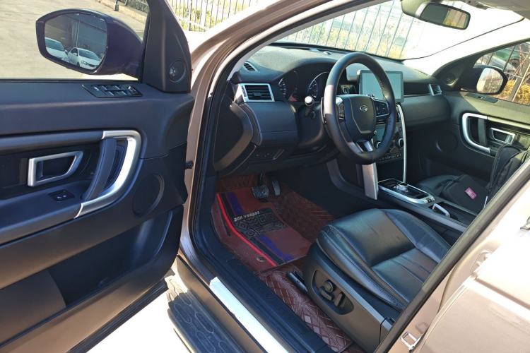 Used Land Rover Discovery Sport 2016 2.0T SE Interior 3