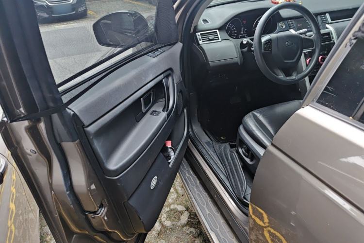 Used Land Rover Discovery Sport 2016 2.0T S Interior 3