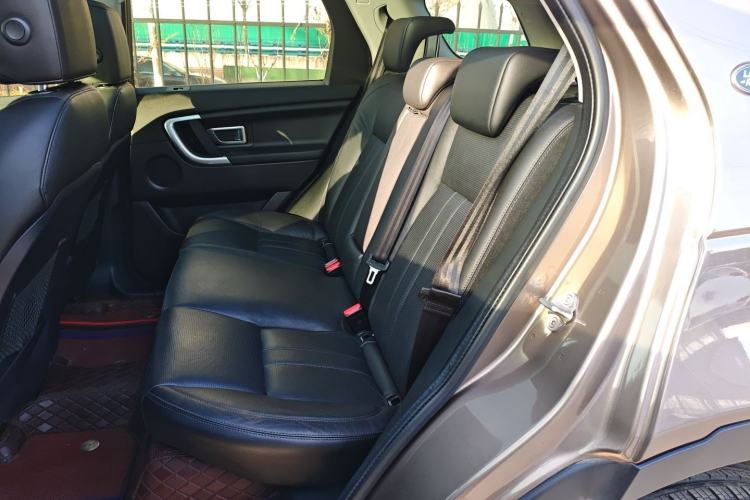 Used Land Rover Discovery Sport 2016 2.0T SE Interior 4