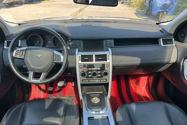 Used Land Rover Discovery Sport 2016 2.0T SE Interior 5
