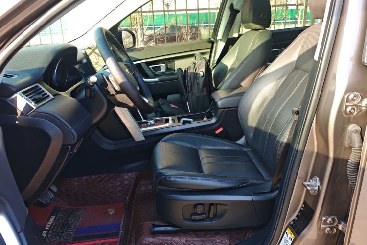 Used Land Rover Discovery Sport 2016 2.0T SE Left Front Seat