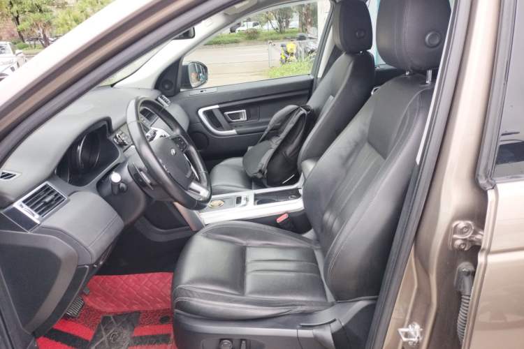 Used Land Rover Discovery Sport 2016 2.0T SE Left Front Seat