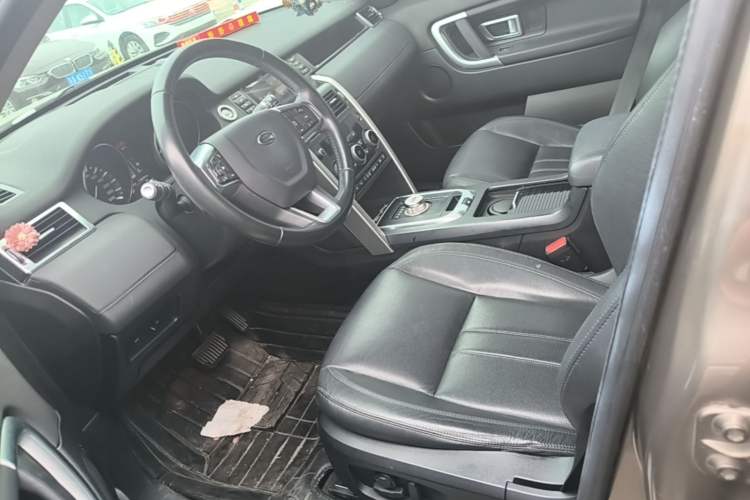 Used Land Rover Discovery Sport 2016 2.0T SE Left Front Seat