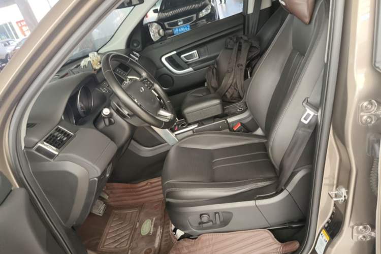 Used Land Rover Discovery Sport 2016 2.0T SE Left Front Seat
