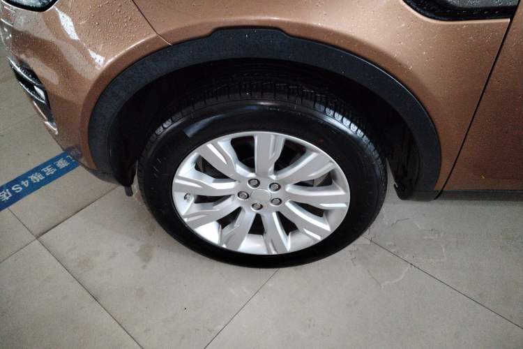 Used Land Rover Discovery Sport 2016 2.0T Limited-Edition Launch Left Front Wheel Hub