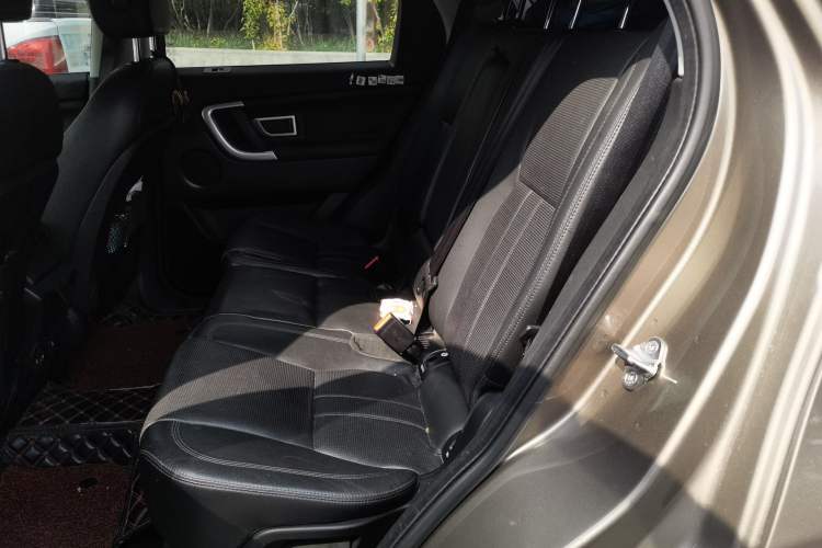Used Land Rover Discovery Sport 2016 2.0T HSE Left Rear Seat