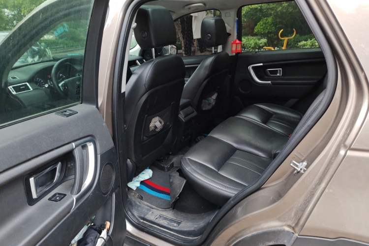 Used Land Rover Discovery Sport 2016 2.0T SE Left Rear Seat
