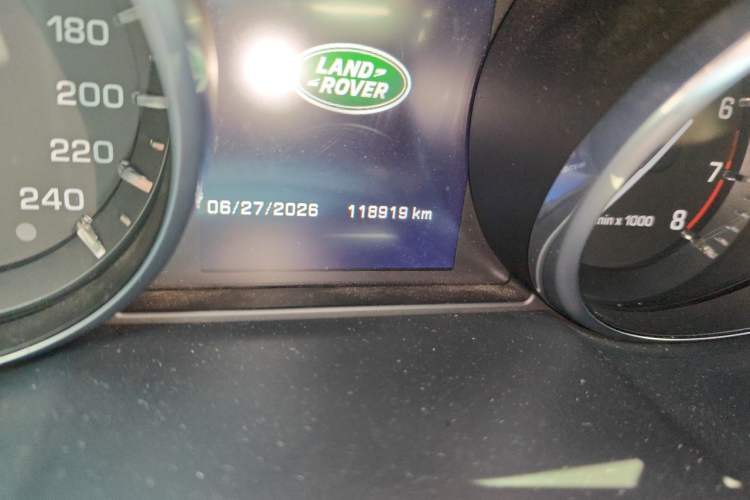 Used Land Rover Discovery Sport 2016 2.0T SE Odometer Close Up