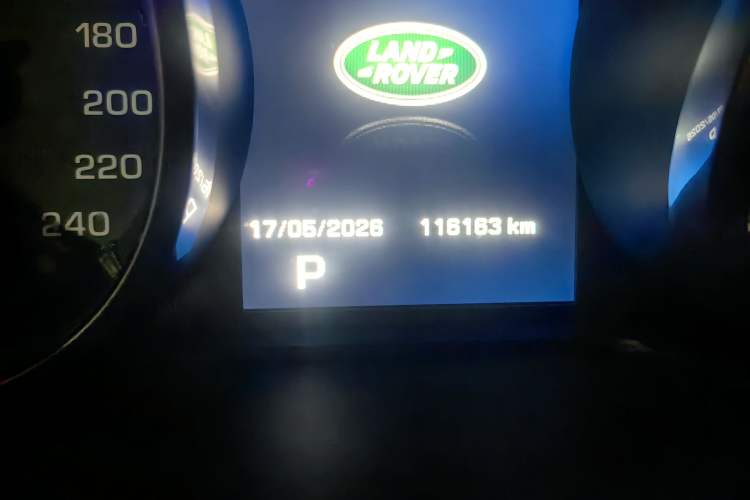 Used Land Rover Discovery Sport 2016 2.0T SE Odometer Close Up