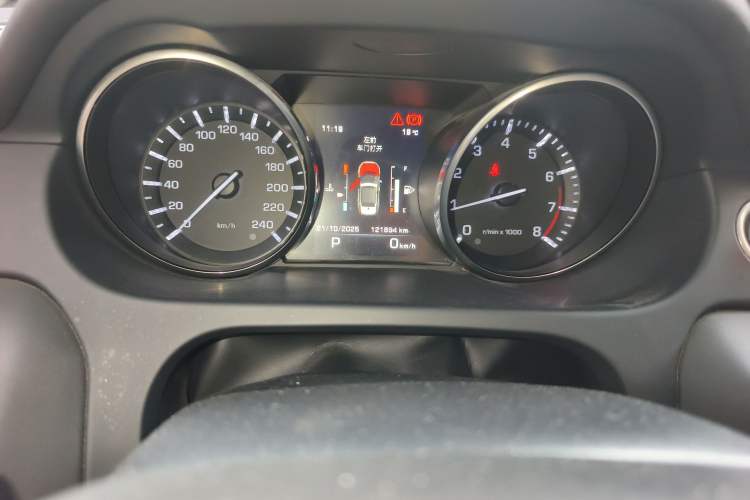Used Land Rover Discovery Sport 2016 2.0T SE Odometer Close Up