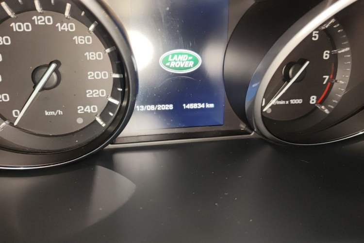 Used Land Rover Discovery Sport 2016 2.0T SE Odometer Close Up