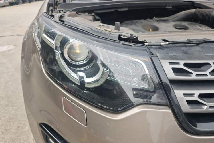 Used Land Rover Discovery Sport 2016 2.0T SE Right Front Headlight