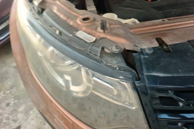 Used Land Rover Discovery Sport 2016 2.0T SE Right Front Headlight