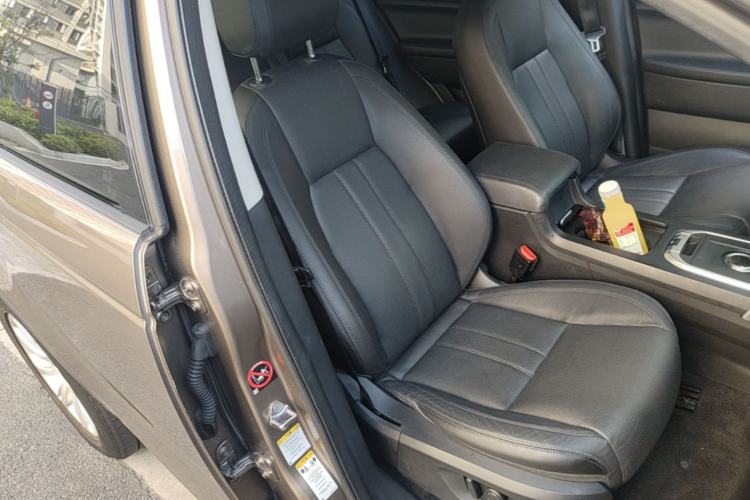 Used Land Rover Discovery Sport 2016 2.0T SE Right Front Seat