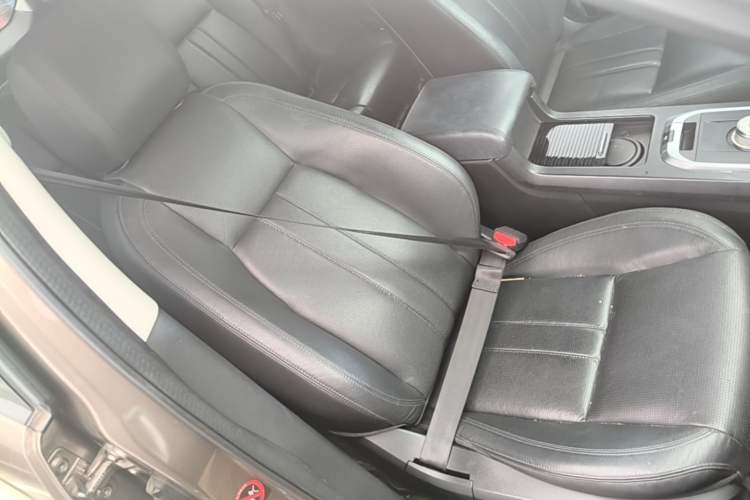 Used Land Rover Discovery Sport 2016 2.0T SE Right Front Seat