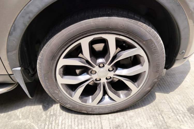 Used Land Rover Discovery Sport 2016 2.0T HSE Right Front Wheel Hub