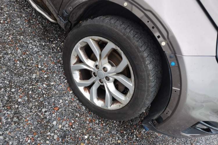 Used Land Rover Discovery Sport 2016 2.0T HSE Right Front Wheel Hub