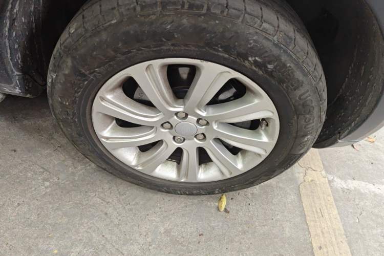 Used Land Rover Discovery Sport 2016 2.0T SE Right Front Wheel Hub