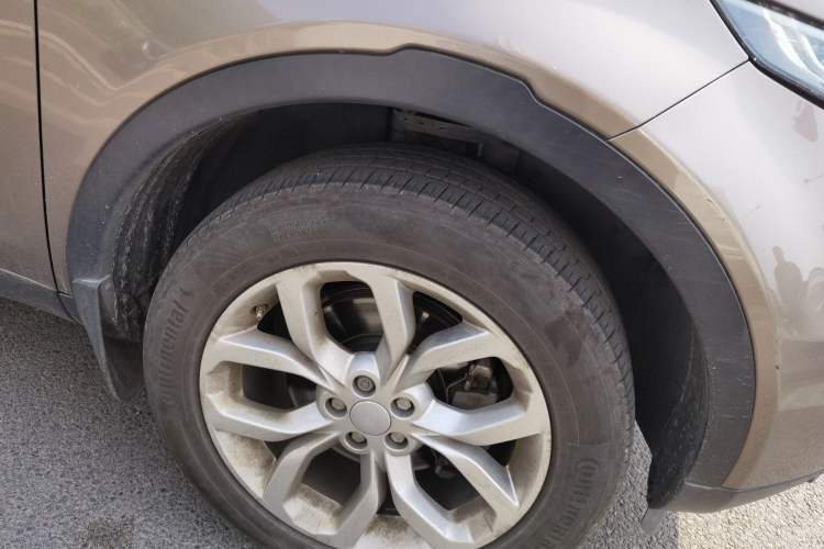 Used Land Rover Discovery Sport 2016 2.0T HSE Right Front Wheel Hub