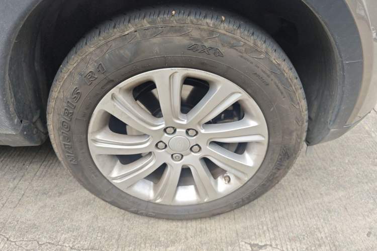 Used Land Rover Discovery Sport 2016 2.0T SE Right Front Wheel Hub