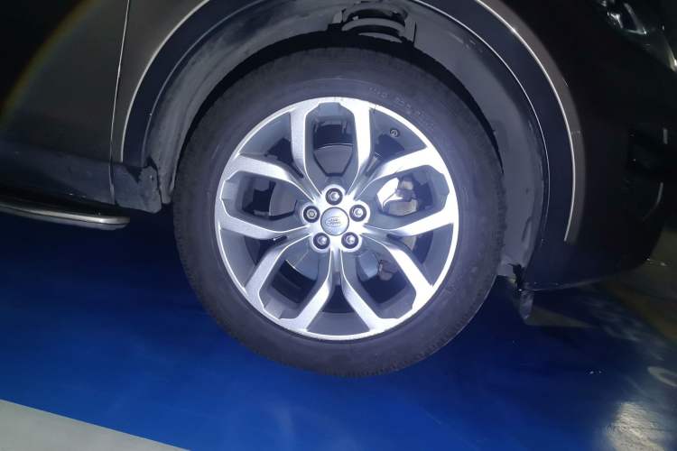 Used Land Rover Discovery Sport 2016 2.0T HSE Right Front Wheel Hub